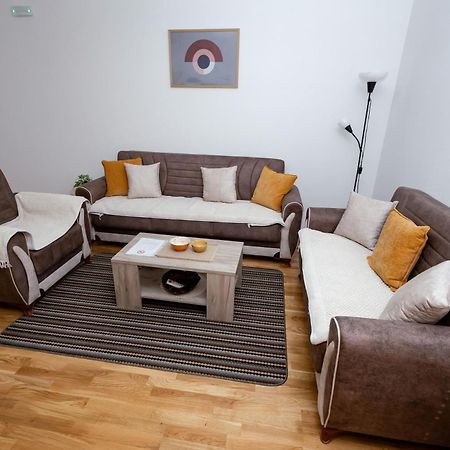 Elegant Escape Podgorica Apartment Ngoại thất bức ảnh