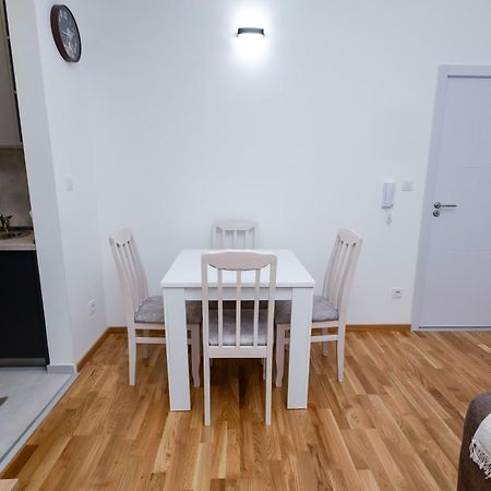 Elegant Escape Podgorica Apartment Ngoại thất bức ảnh