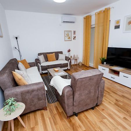 Elegant Escape Podgorica Apartment Ngoại thất bức ảnh
