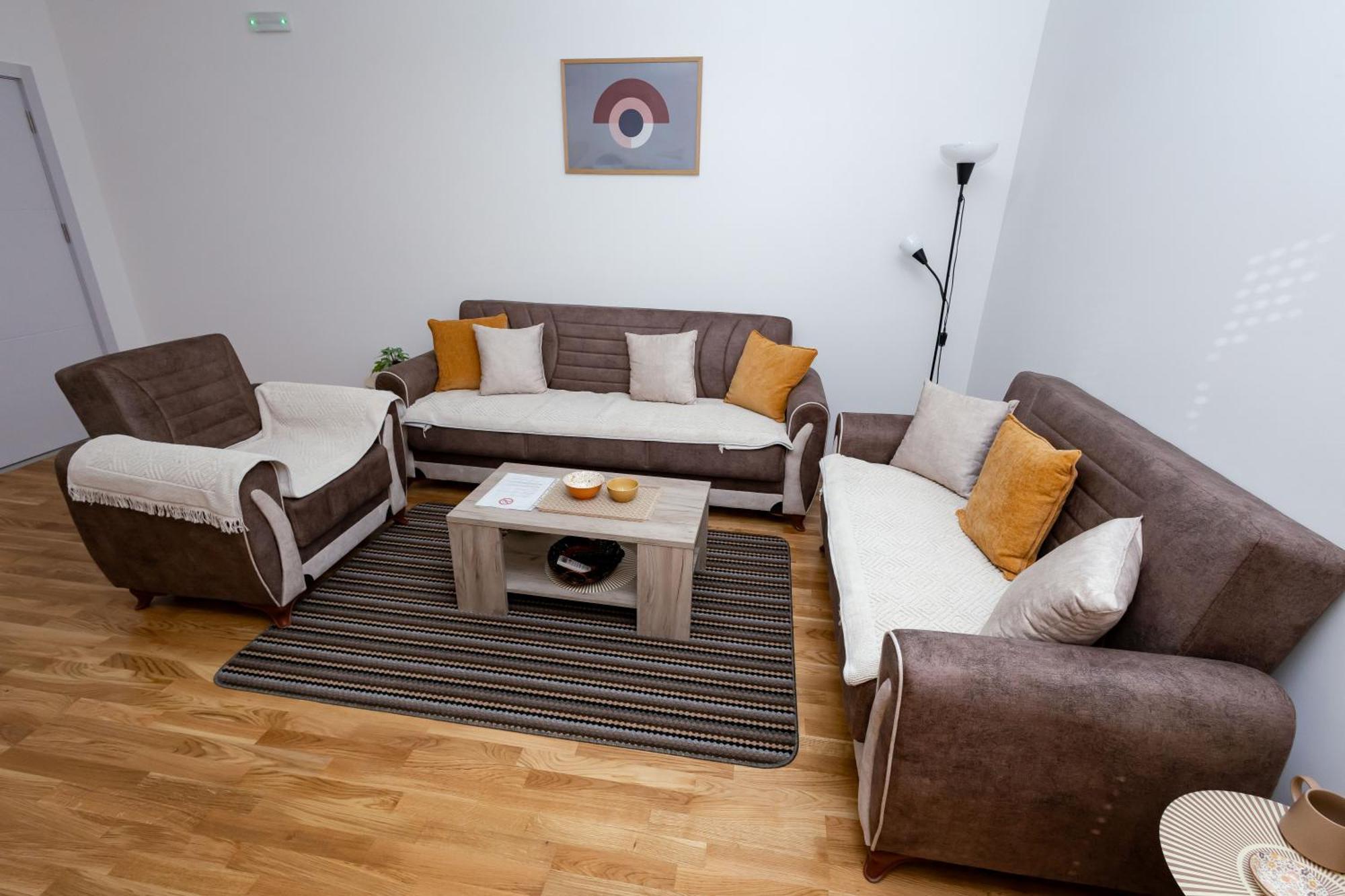 Elegant Escape Podgorica Apartment Ngoại thất bức ảnh