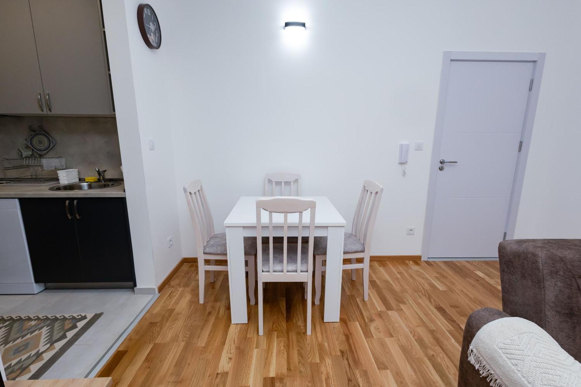 Elegant Escape Podgorica Apartment Ngoại thất bức ảnh