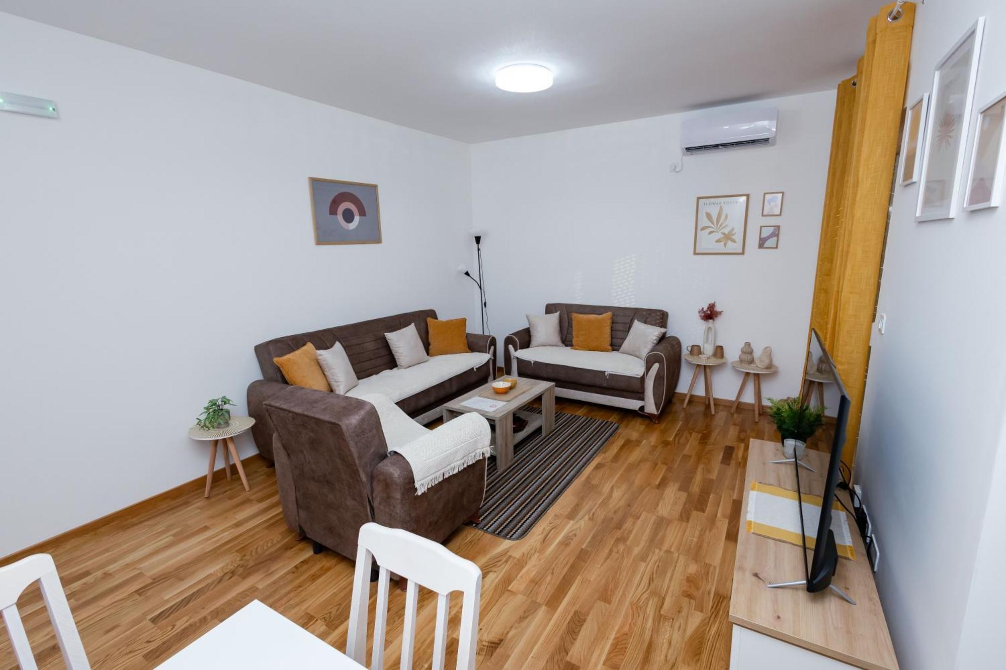 Elegant Escape Podgorica Apartment Ngoại thất bức ảnh