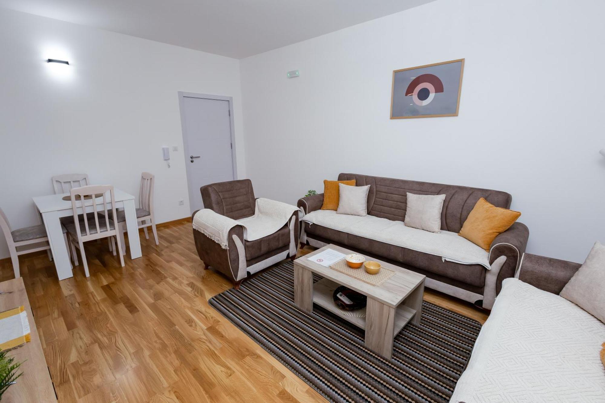 Elegant Escape Podgorica Apartment Ngoại thất bức ảnh